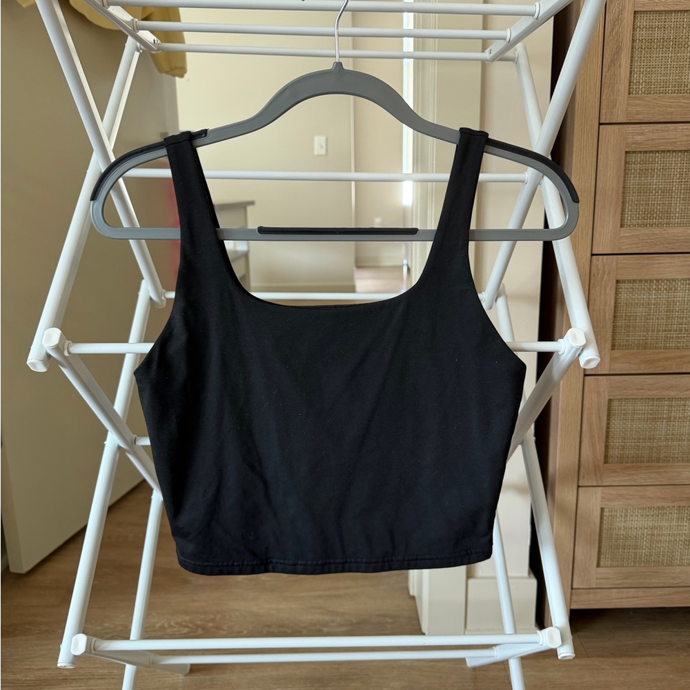 Classic Black & White Women's Crop Top (2x)